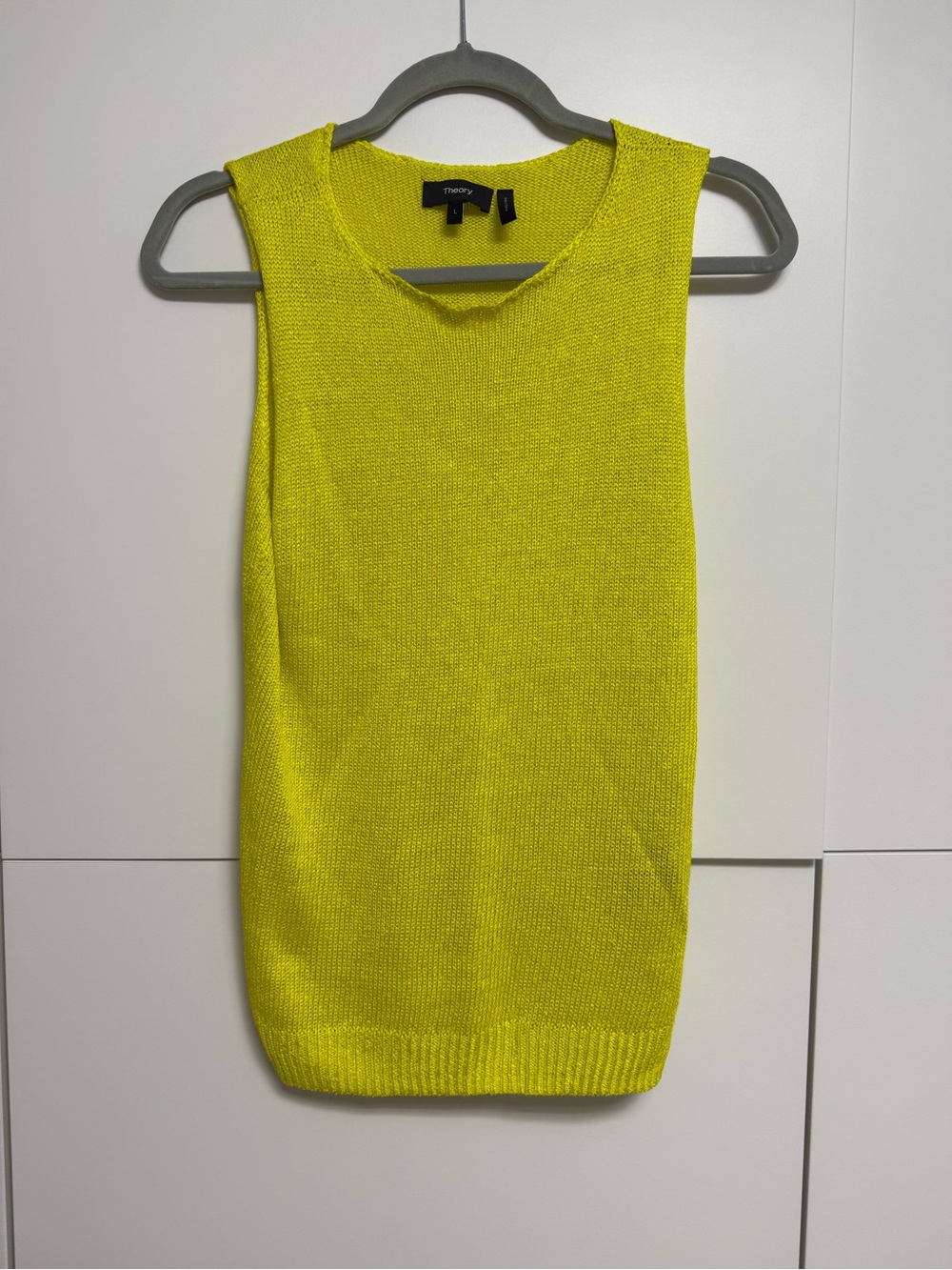 Theory  size  L Neon Chartreuse Knit Sleeveless Top
